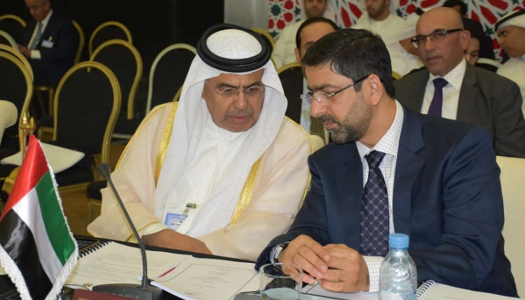 معالي عبيد حميد الطاير وزير الدولة للشؤون المالية وسعادة يونس حاجي الخوري وكيل وزارة المالية